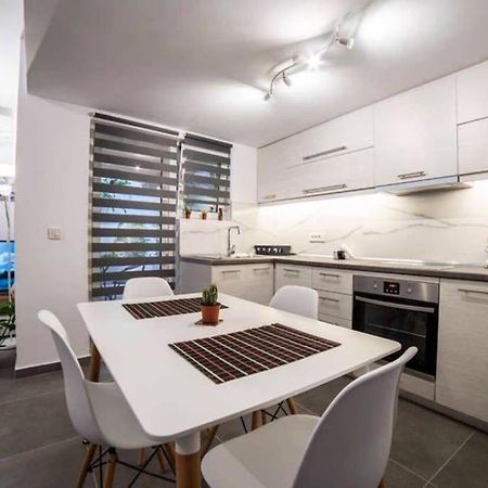 Апартаменты Brand New Aprt With Backyard In Lycabettus Hill ! Афины Экстерьер фото