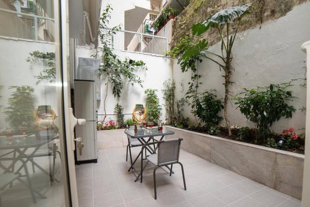Апартаменты Brand New Aprt With Backyard In Lycabettus Hill ! Афины Экстерьер фото