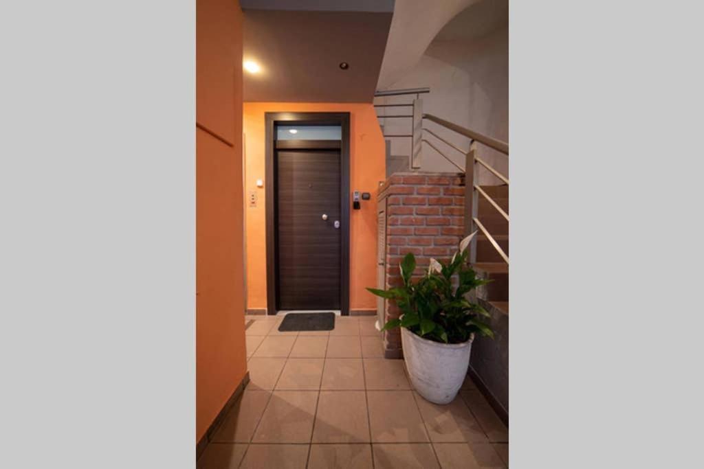 Апартаменты Brand New Aprt With Backyard In Lycabettus Hill ! Афины Экстерьер фото